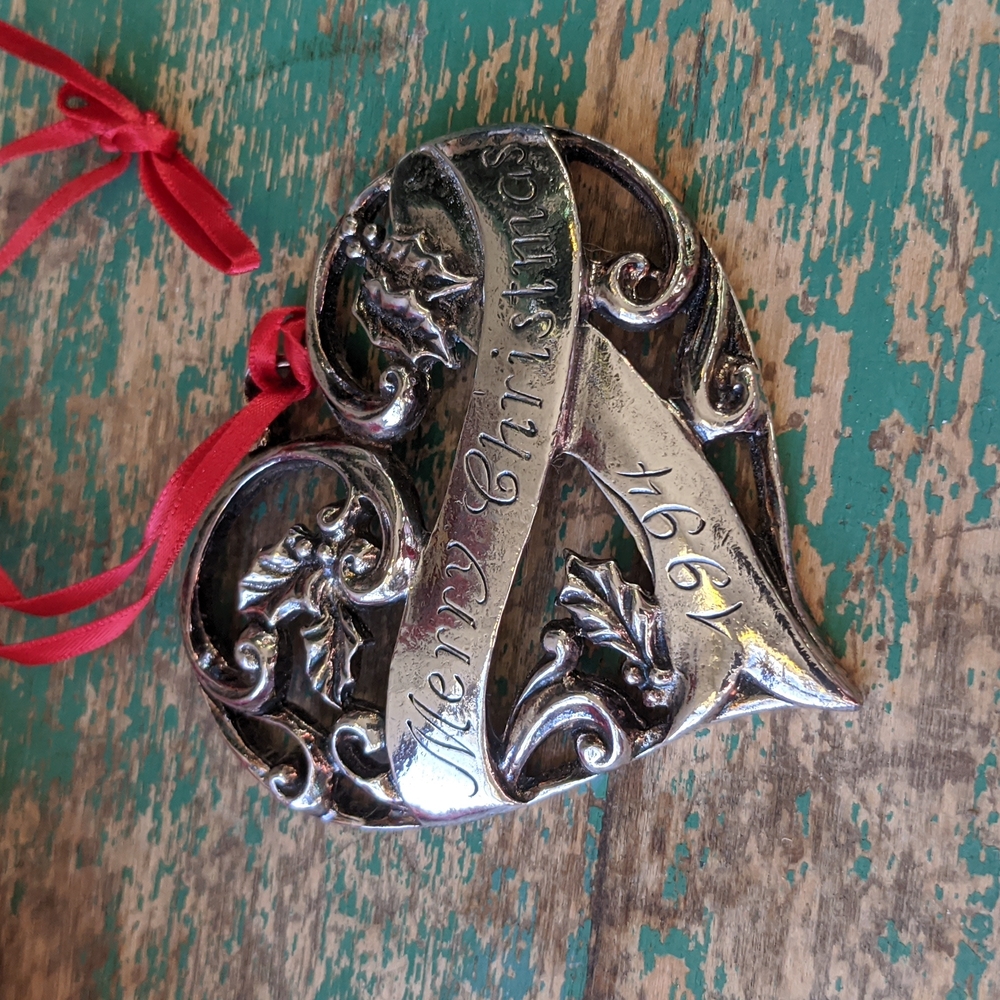 GORHAM I Vintage  1994 Silverplated Merry Christmas Heart Ornament, Style YC1202